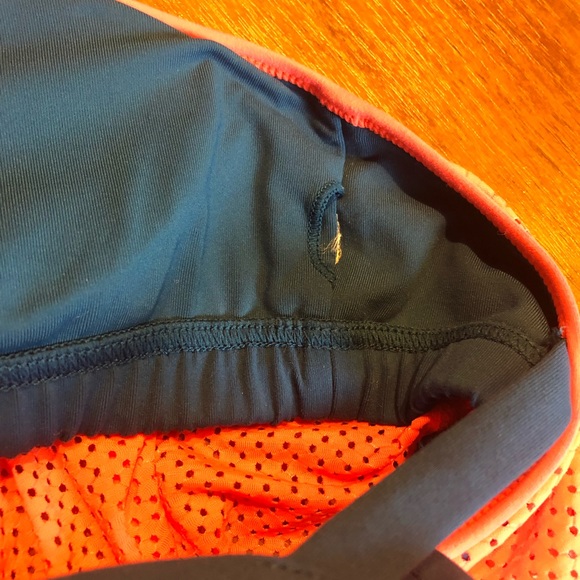 LJ Tank Top w/ sports bra. Medium. Great condition - Picture 4 of 8